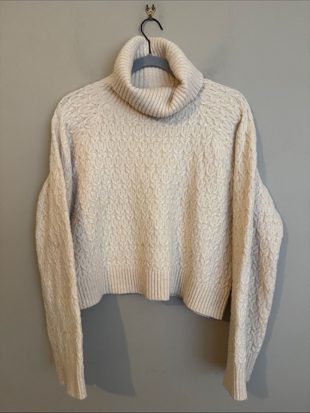 ASTR the Chunky Knit Turtleneck Sweater, Cream, size Medium